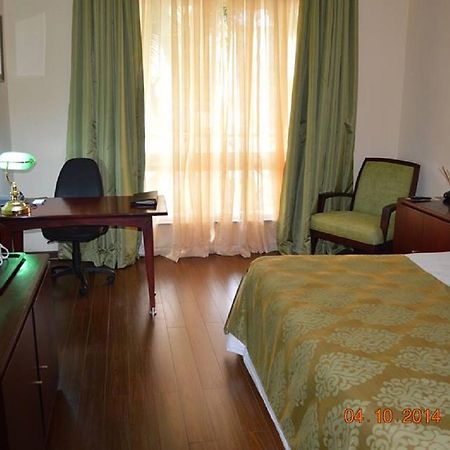 Oakwood Park Hotel レッキ エクステリア 写真