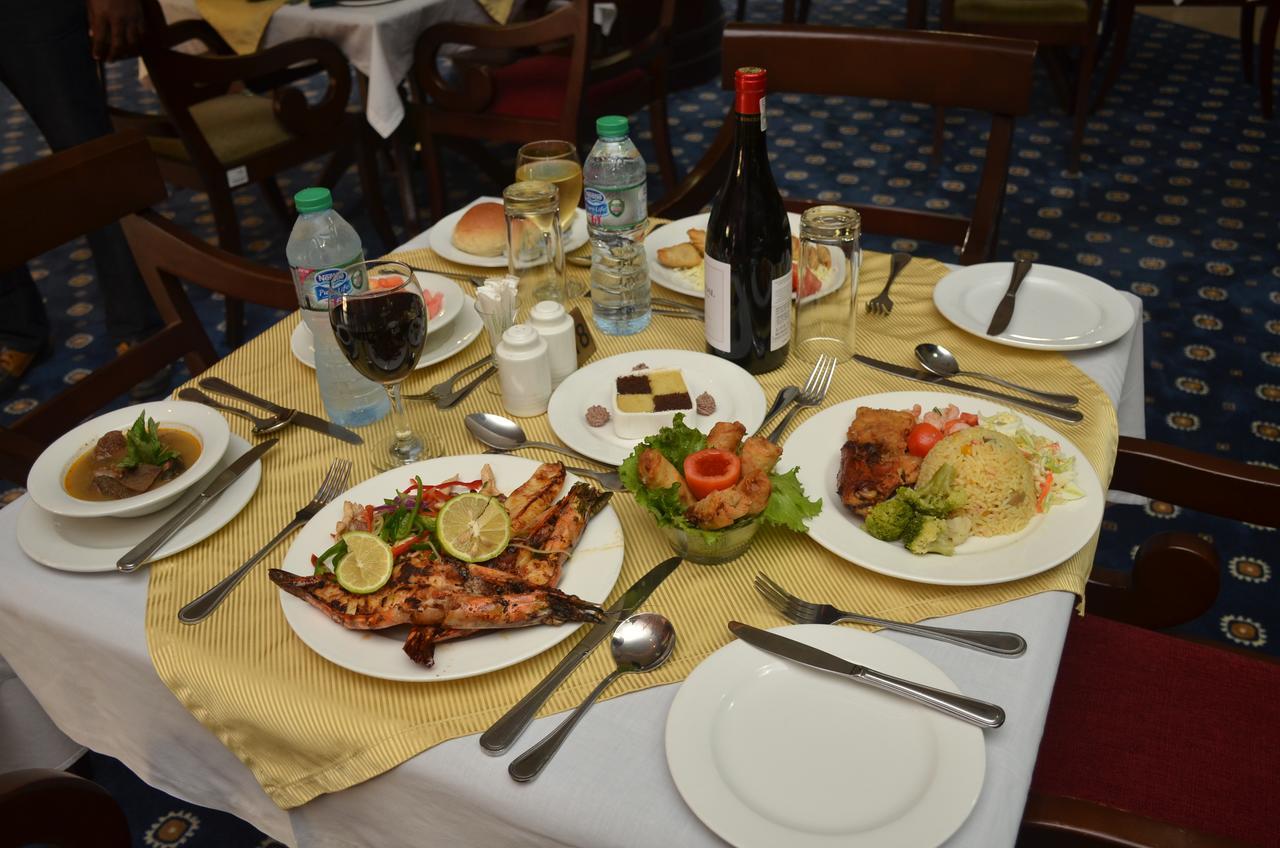 Oakwood Park Hotel レッキ エクステリア 写真