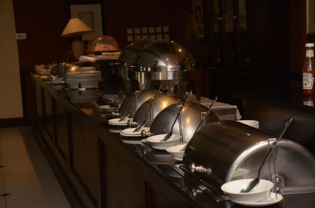 Oakwood Park Hotel レッキ エクステリア 写真