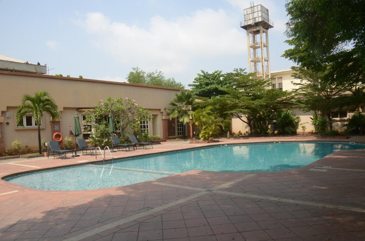 Oakwood Park Hotel レッキ エクステリア 写真