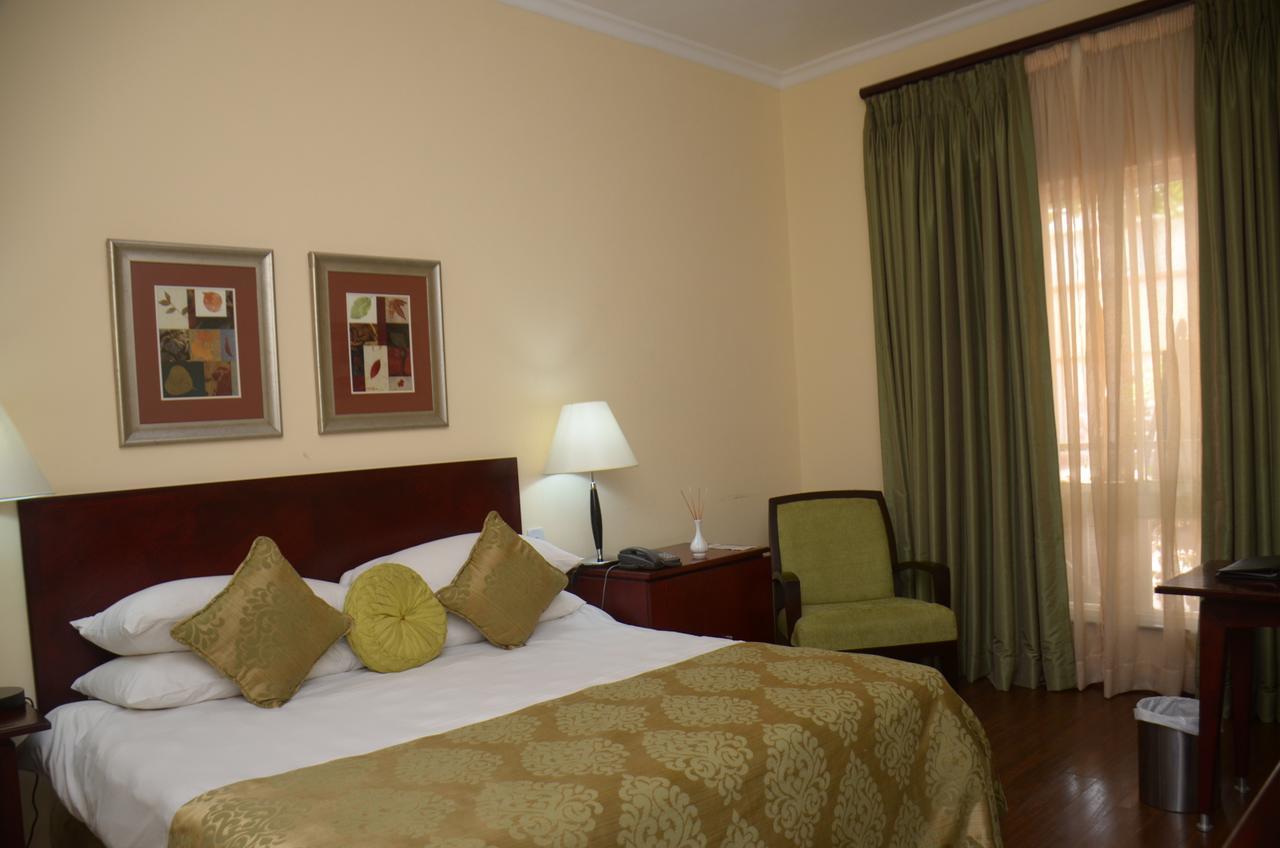 Oakwood Park Hotel レッキ エクステリア 写真